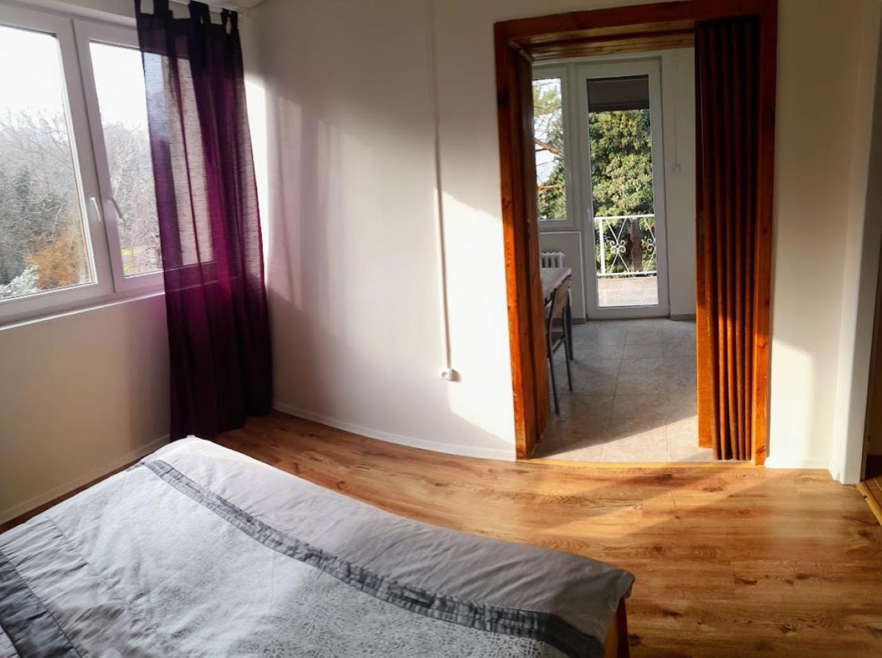 Lev I Sova Lejlighedshotel Mělník Eksteriør billede